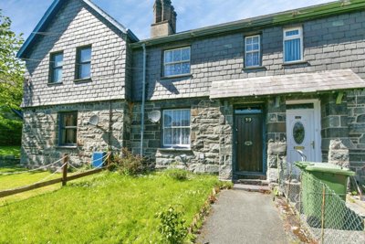 Property on Ffordd Tanrhiw, LL57 4AH