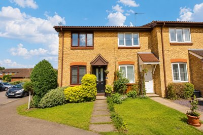 Property on Siskin Close, WD6 2EJ
