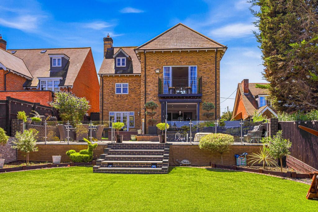 Property main image