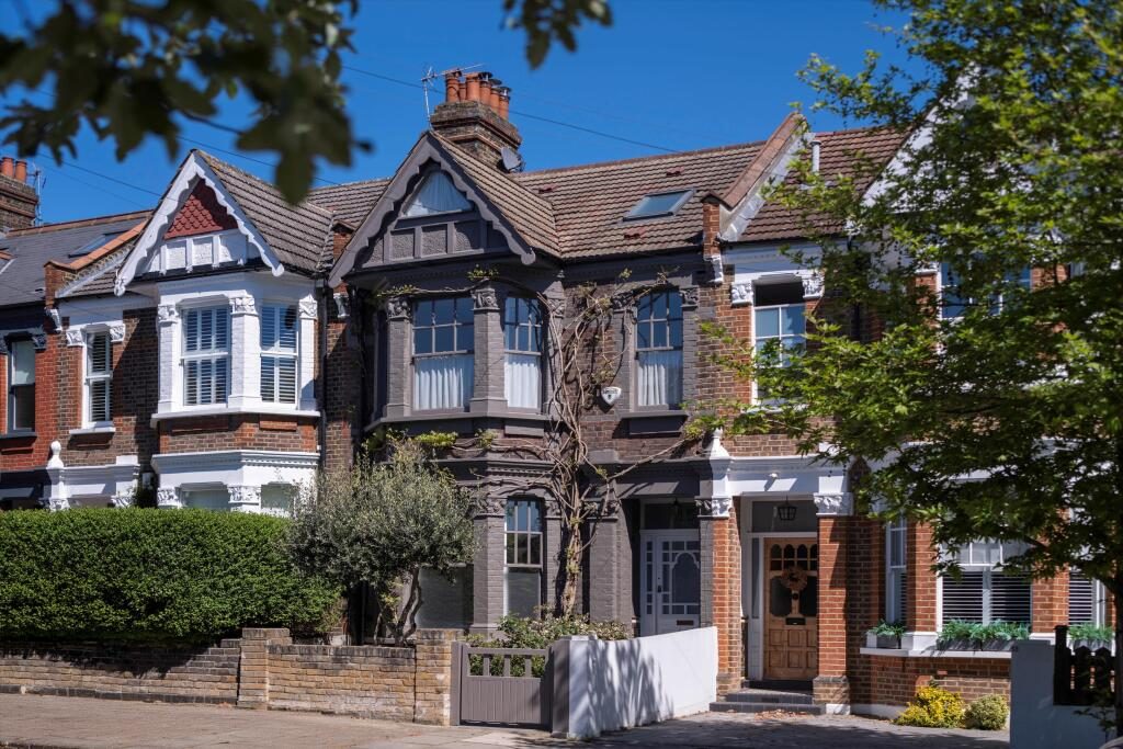 Terraced House