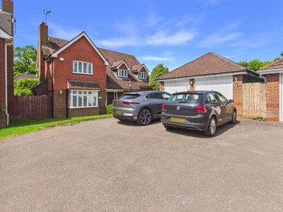 Property on Quickthorns, LE2 4EE