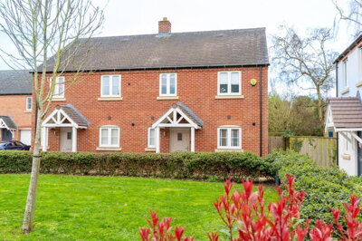 Property on Hewitt Road, CV35 8EZ