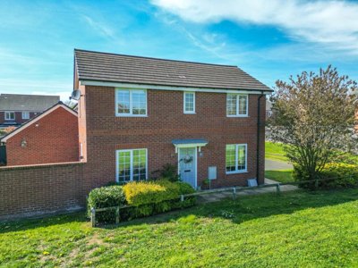 Property on Shearing Crescent, CV10 0FF