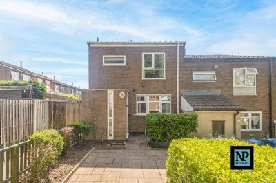 Property on Faringdon, B77 2HP