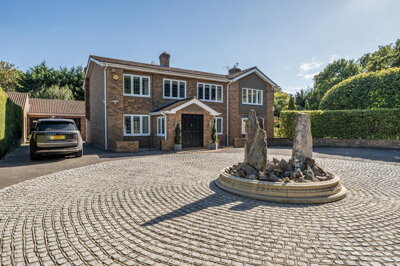 Property on Waingels Road, RG10 0UA