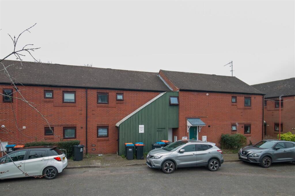 Property main image