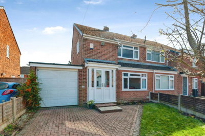 Property on Vauxhall Close, WA5 2JX