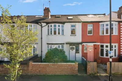 Property on Montague Avenue, W7 3PH