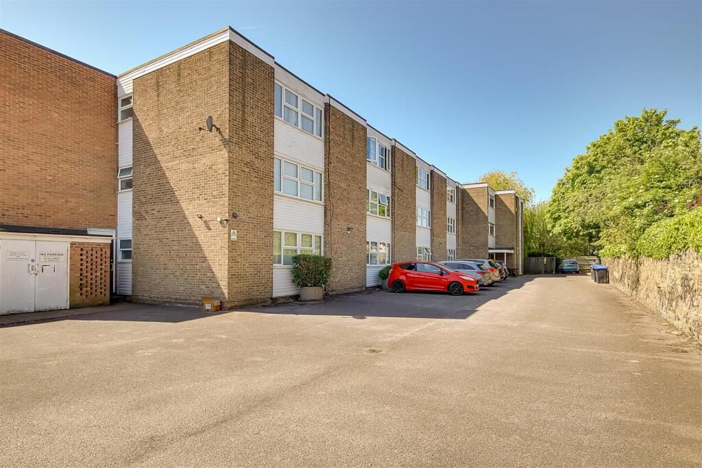 Property main image