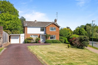 Property on Smithbarn, RH13 6DT