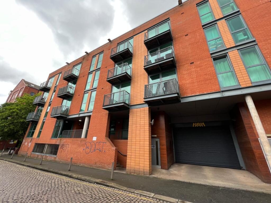 Property main image