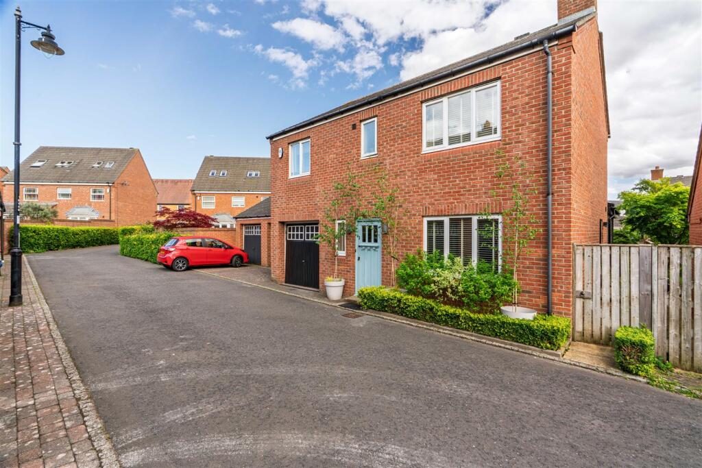 Property main image