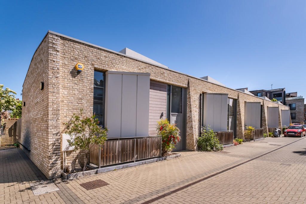 Terraced House