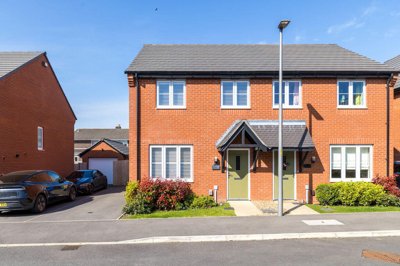 Property on Bullrush Meadow, WN6 0WH