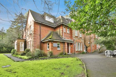 Property on Braidley Road, BH2 6JX