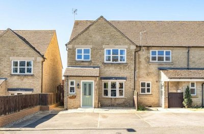 Property on The Finches, GL54 5NR