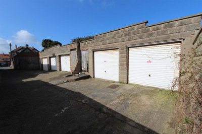 Property on LL18 3AR
