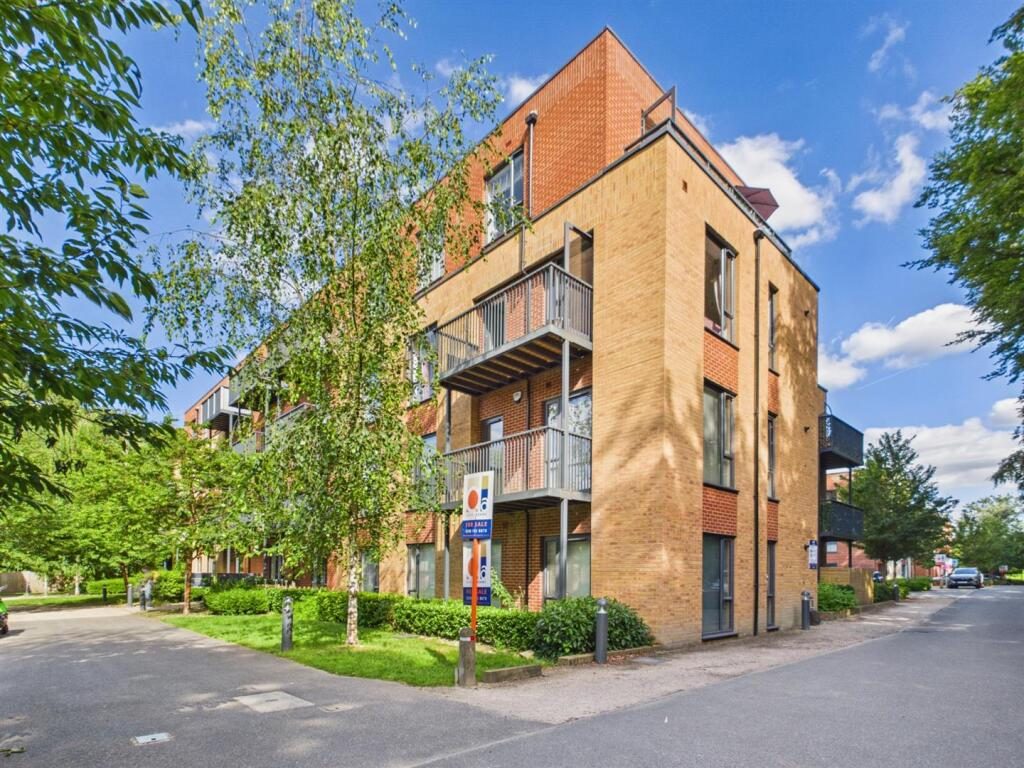 Property main image