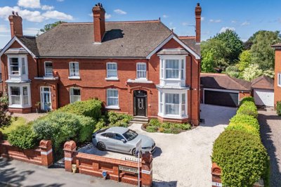 Property on Albert Road, TF1 3AR