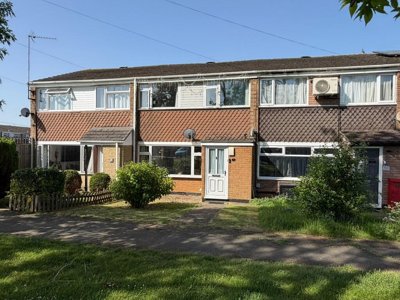Property on Admirals Way, NN11 4LD