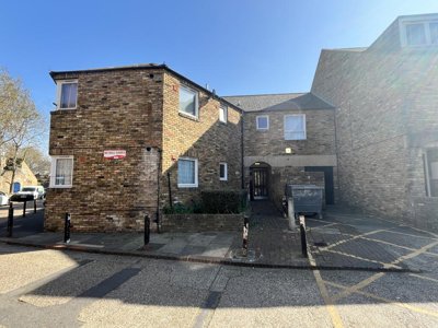 Property on Dunelm Grove, SE27 9JZ
