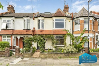 Property on Kelvin Avenue, N13 4TG