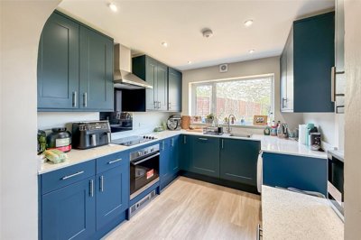 Property on Ranleigh Walk, AL5 1SR