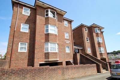 Property on PO33 2HD