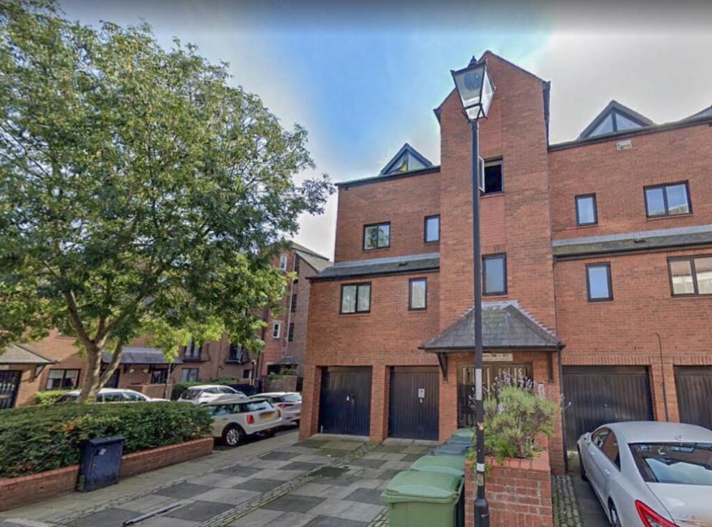 Property main image