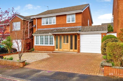 Property on Fir Close, SO43 7EE