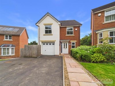 Property on Maes Mabon, LL14 6EL