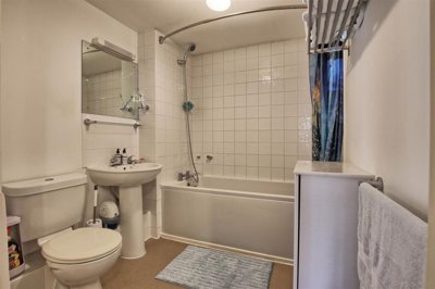 Property on Maltings Close, CB5 8EB