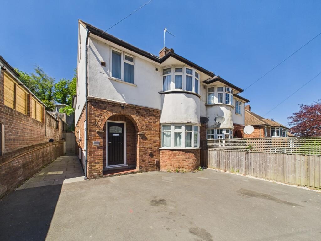 Ground Maisonette