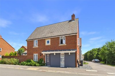 Property on Cleeve Road, RG24 9RZ