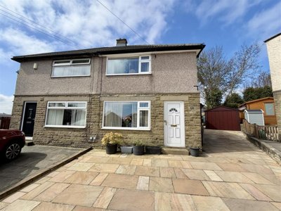 Property on Gleanings Avenue, HX2 0NU