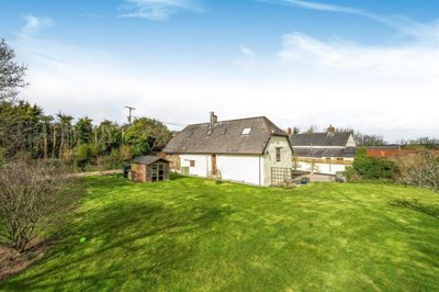 Property on EX21 5DJ