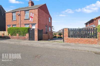 Property on Highstone Road, S70 4ES