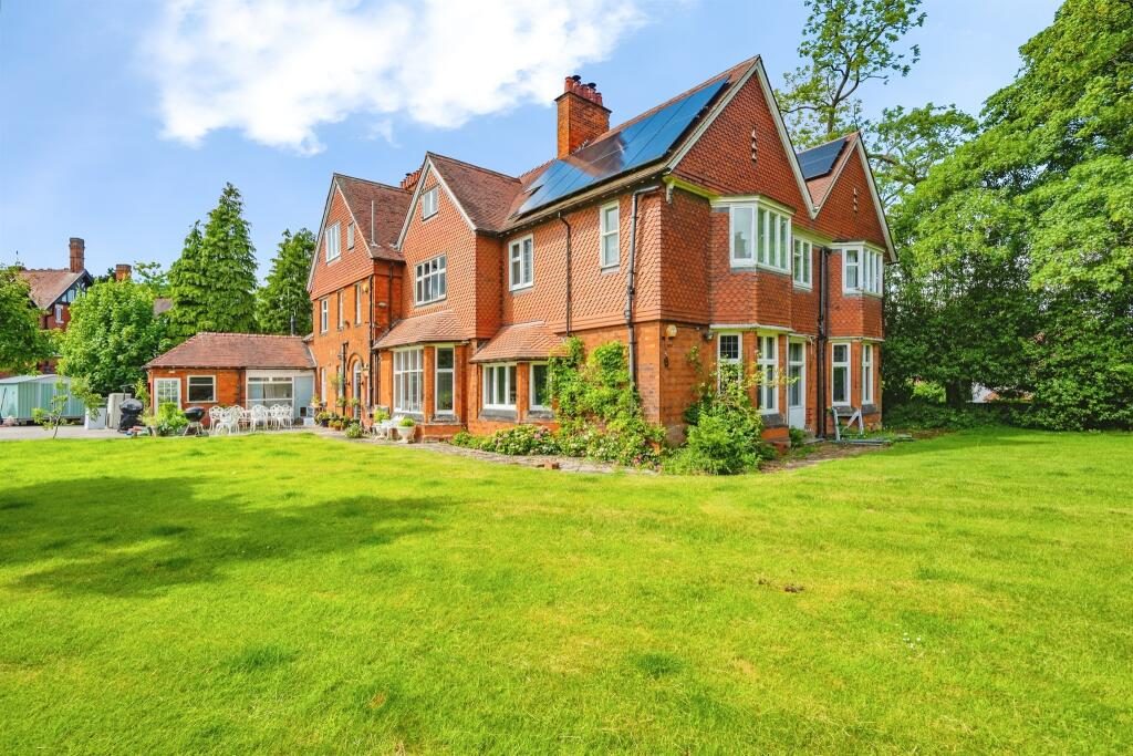 Property main image