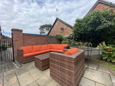 Property on Wychnor Lane, DE13 8BU