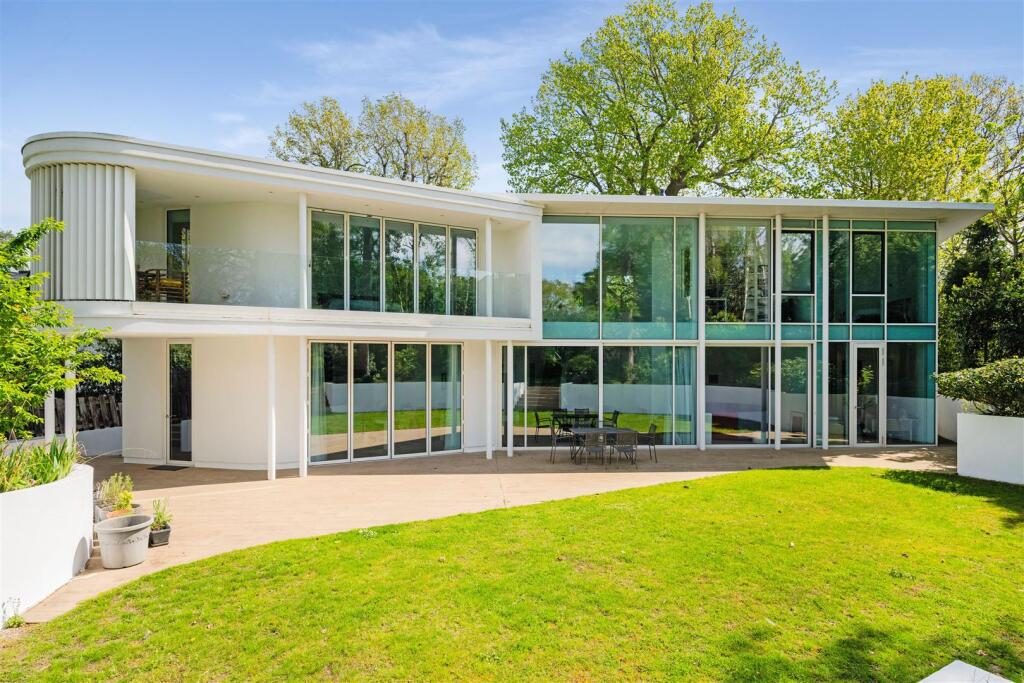 Property main image