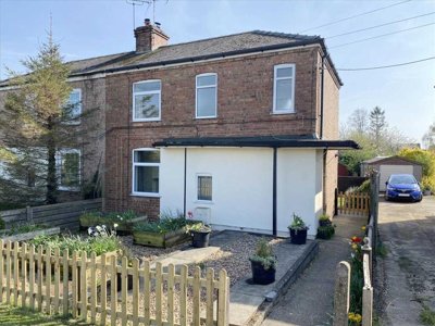 Property on Rectory Road, NG34 9AE