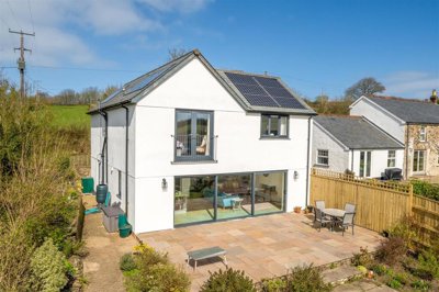 Property on EX31 4NQ