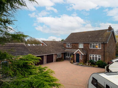 Property on Main Road, DE55 6BB