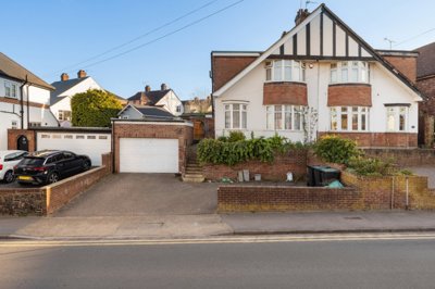 Property on Vale Road, DA11 8BS