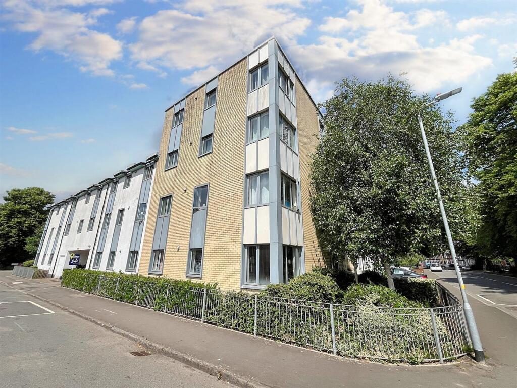 Property main image
