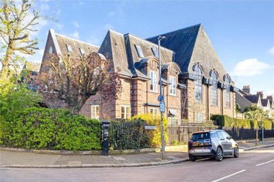 Property on Hotham Road, SW15 1QS