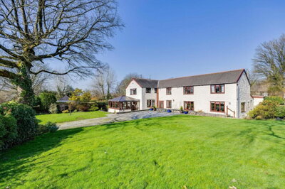 Property on CF35 5HU