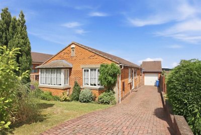 Property on Halesworth Close, S40 3LW