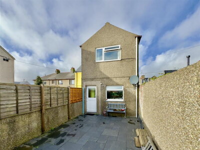 Property on Penrhydlyniog, LL53 5NH