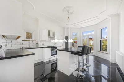 Property on Belmont Avenue, N13 4HD